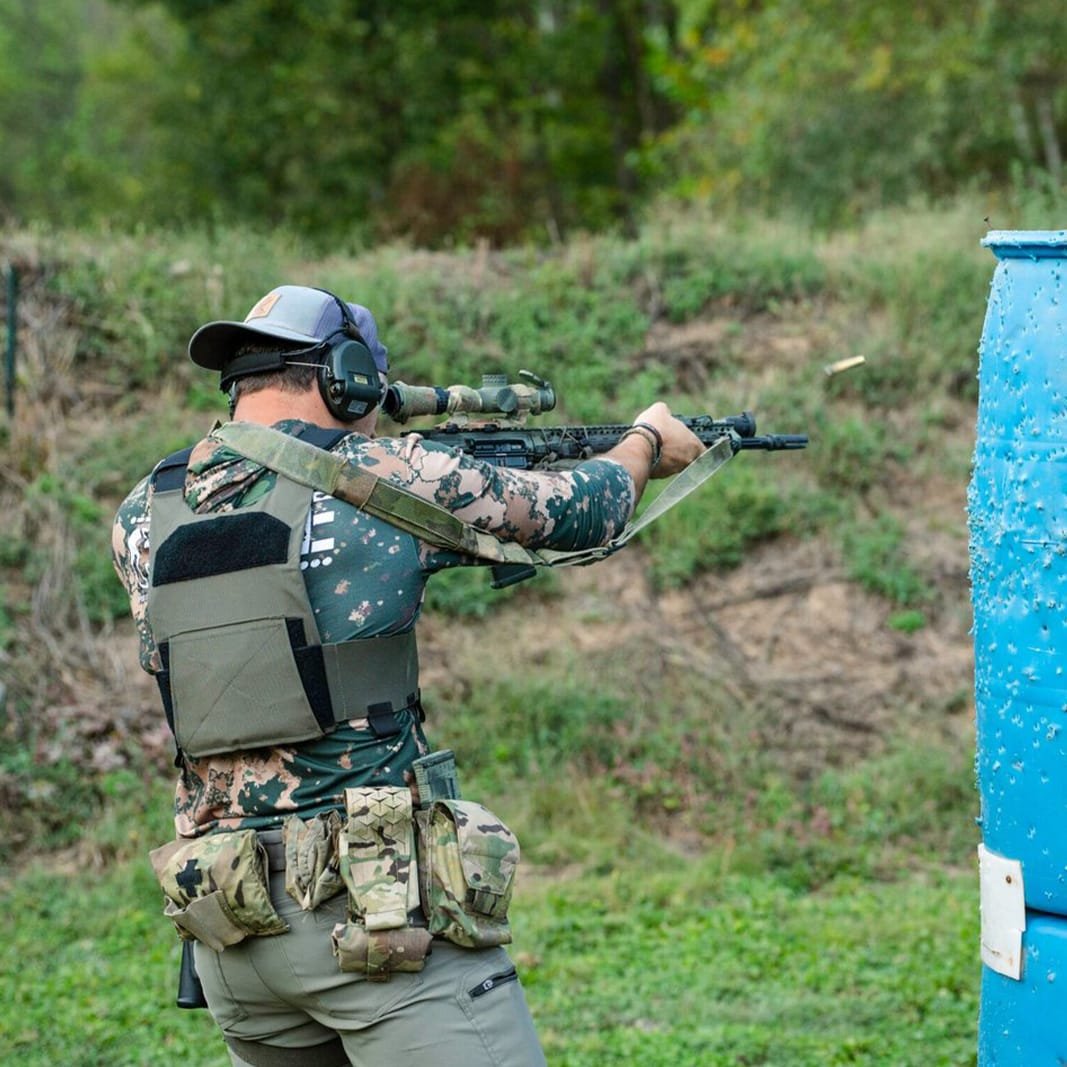 AP2-Hoodie-promo6-1x1